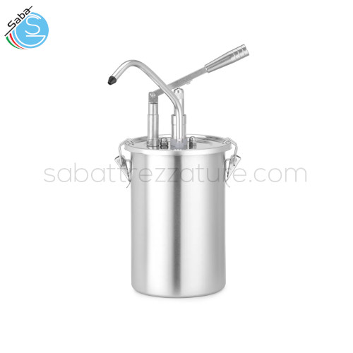 Contenitore acciaio inox per salsa con dispenser 558102 - Volume massimo (L) 5,00 - Peso netto (kg) 2,33 - Volume utile (L) 4,5 - Dimensioni (mm) ø180x(H)420