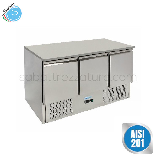 Saladette refrigerata in Acciaio Inox AISI 201 - 3 Porte - Temperatura di lavoro : +2°C/+8°C - Dimensioni esterne 1365 x 700 x 850(h) mm - Assorbimento 235 W - Alimentazione Monofase