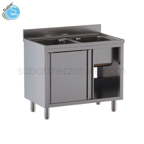 Lavello in acciaio inox 18/10 AISI 304 armadiato con porte scorrevoli, con n.2 vasche senza gocciolatoio - Dimensioni esterne: cm 120x70x85h - Dimensioni vasche: cm 50x50x30h (cadauna) - Peso: 64 Kg