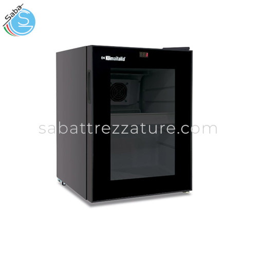 Frigo bibite sopra banco statico con agitatore CL 20 FL BLK - Temp.: 0°C/+10°C - Termometro digitale - Regolatore temperatura meccanico - Luce Led su 3 lati - Dim. est.: cm 33x39.6x47.2H - Capacità: 20 lt - Peso: 15 Kg - Alim. monofase