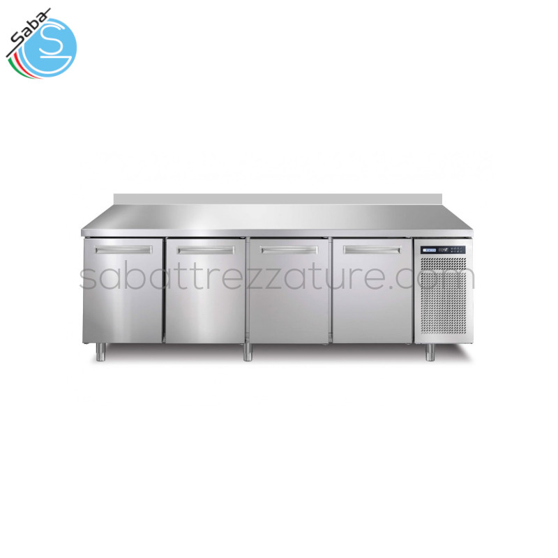 OFFERTA: Tavolo refrigerato 4 porte GN1/1 SPRINGPLUS704BT/A AFINOX - Piano + Alzatina - Range temp. -24/-10 °C - Classe Energ. D - Consumo energ. Annuo (kWh/annum) 2931 - Gas R290 - Dim. Est. (mm) LxPxH 2182x700x850 - Peso Netto (Kg) 137