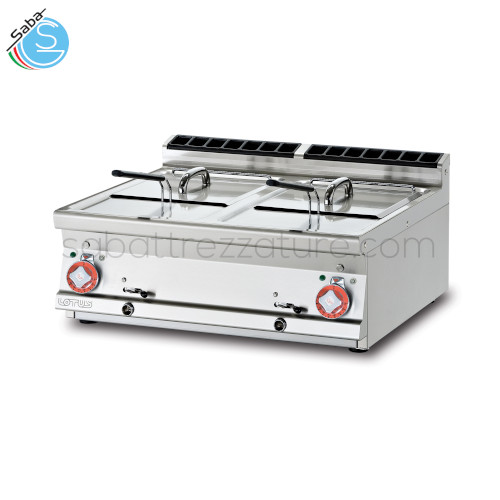 FRIGGITRICE TRIFASE LT. 13+13 2 vasche cm. 30,5x34x22,5h - 2 cesti cm. 28x29x10h 2 filtri e coperchi vasche - Produzione patate: 20 kg/h - Dimensioni cm. 80 x 70,5 x 28h - Potenza elettrica 21,9 kW - Alim. Trifase - Peso 75 kg