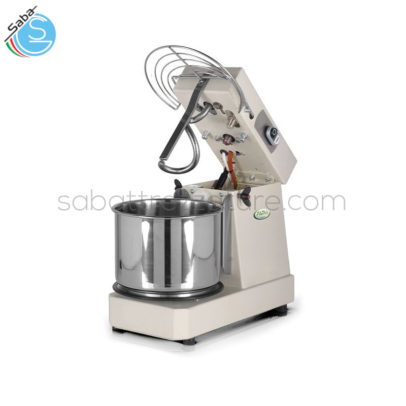 OFFERTA: Impastatrice a spirale testa sollevabile 5 Kg FIA7M FAMA - Dim. L250xP450xH350 mm - Vol. vasca 7 lt - Dim. vasca ø250x160 mm - Cap. d'impasto 5 kg - Cap. farina 3 kg - Potenza KW 0,37 - Monofase - 23 kg