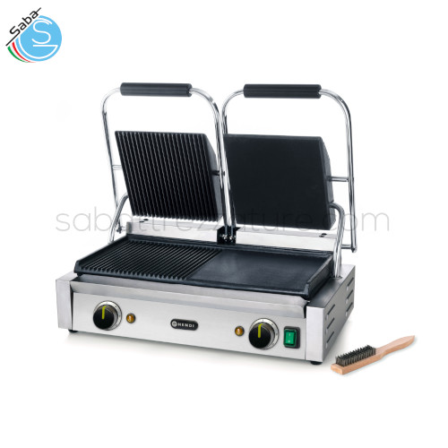 Grill a contatto versione doppia 263907 HENDI - 1/2 liscia, 1/2 rigata - Misure macchina (mm) 570x370x(H)210 - Area del grill (mm) 475x230 - Termostati indipendenti - Potenza (entrata) (W) 3600 - Voltaggio (V) 230