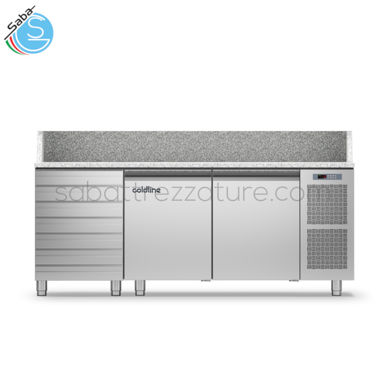 OFFERTA: Tavolo Completo Pizza EN60x40 2 porte con cassettiera -2°+8°C con piano granito h. 710 mm TZ13/1MC-710 COLDLINE - Capacità lorda 389 lt - Unità refrigerante Plug-In - Alimentazione 220-240 V 50 Hz - Potenza assorbita 250 W