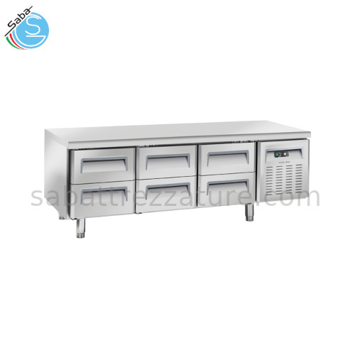 Tavolo refrigerato GN1/1 U-GN 3160 COOL HEAD - N.6 Cassetti - CAPACITÀ 268 L - CONSUMO 3.1 Kw / 24h - DIMENSIONI cm. L 180,3 x P 70 x H 65 - PESO NETTO 128.00 Kg - TEMPERATURA -2° ~ +8°C